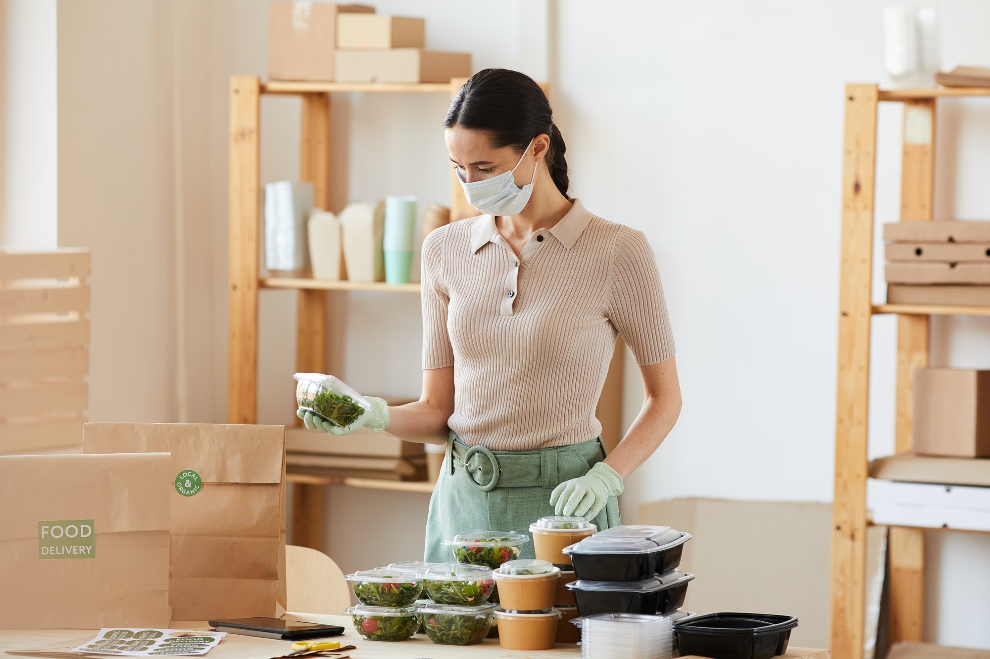 Contactless food delivery